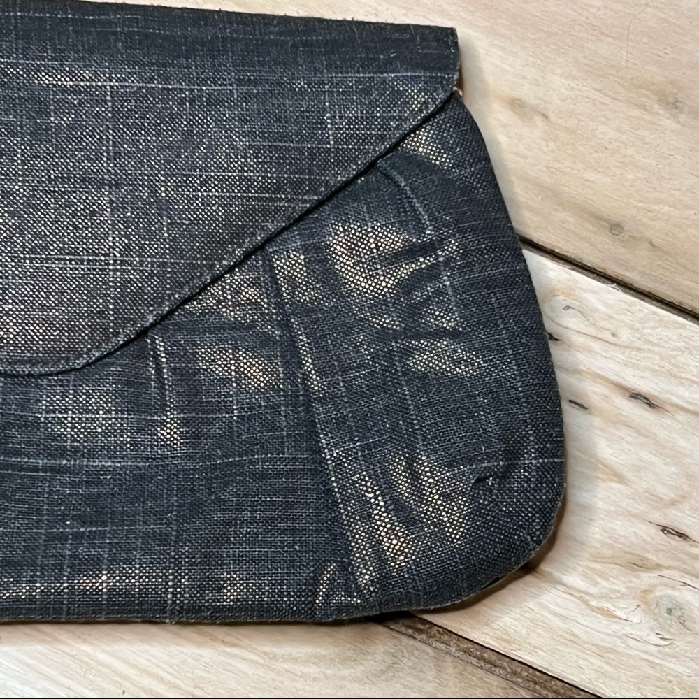 GAP Envelope Clutch - Picture 6 of 12